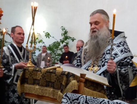 Преосвященнейший епископ Валуйский и Алексеевский Савва совершил пассию в Покровском соборе города Бирюча