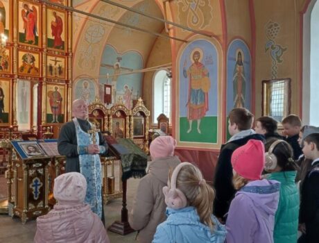 Храм Димитрия Солунского села Казацкое посетили учащиеся местной школы