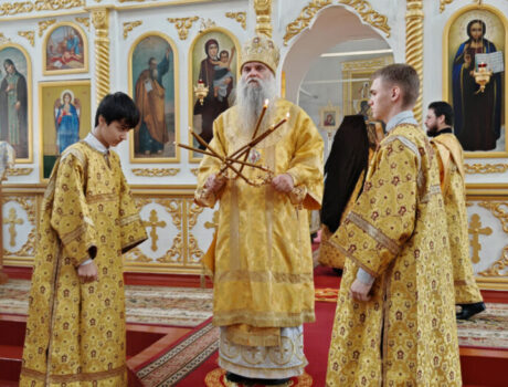 Преосвященнейший епископ Савва совершил Божественную Литургию в храме Успения Пресвятой Богородицы села Ливенка