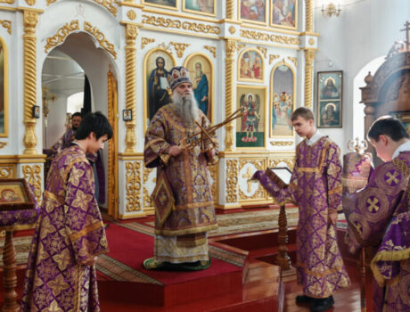 Преосвященнейший епископ Савва совершил Божественную Литургию в храме Успения Пресвятой Богородицы села Ливенка