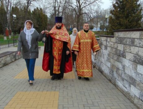 В Покровский собор города Бирюч была доставлена частица Благодатного огня