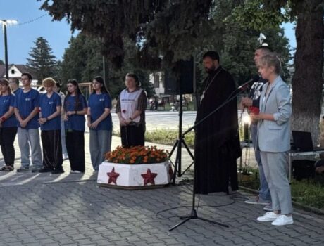 Благочинный I-го Бирюченского округа принял участие в патриотической акции «Огненные картины войны»