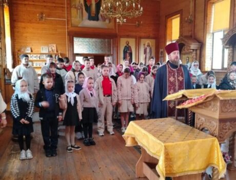 Настоятель Свято-Никольского храма села Сорокино провел встречу с учениками и учителями МБОУ «Сорокинская СОШ»