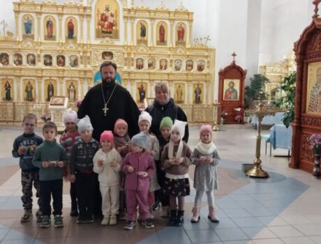 Воспитанники МБДОУ «Детский сад «Солнышко» города Бирюч» вместе с воспитателями посетили собор Покрова Пресвятой Богородицы города Бирюч